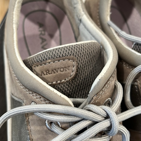 Aravon taupe lace ups - Picture 3 of 8